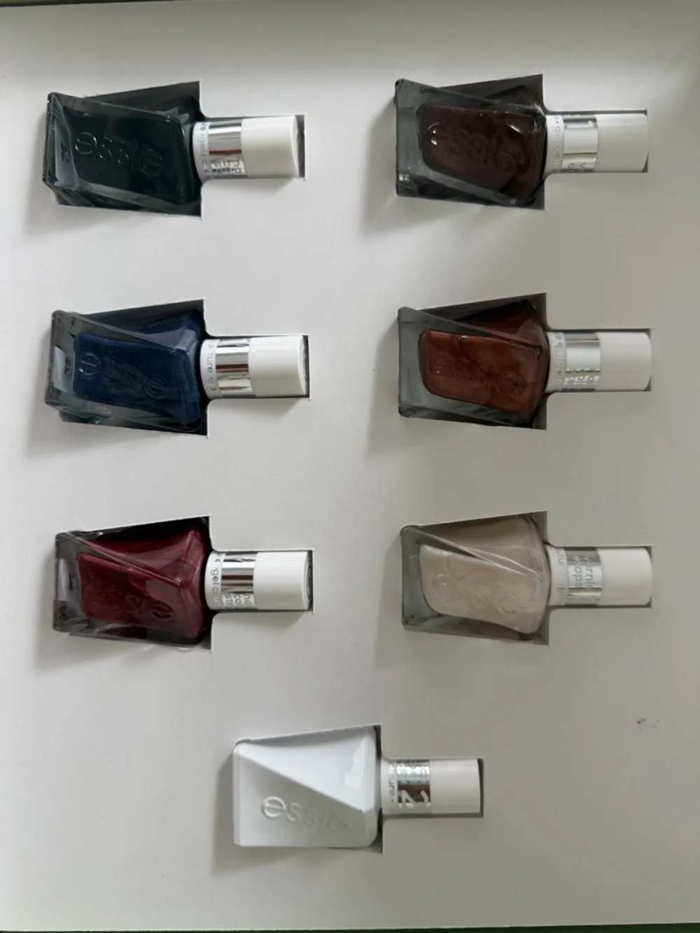 Essie Liquid Diamonds Collection Gift Box - Picture 2 of 3